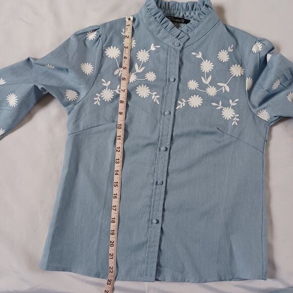 Simplee Womens Top Light Blue Mock Neck Puff Sleeve Folk Blouse Shirt Size XS - Picture 7 of 7